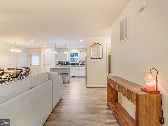 4th image of 59 Rustic Ln