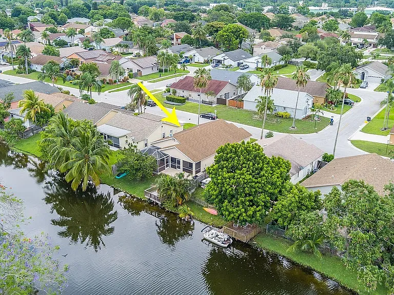 1304 Waterway Cove Dr — Photo 26