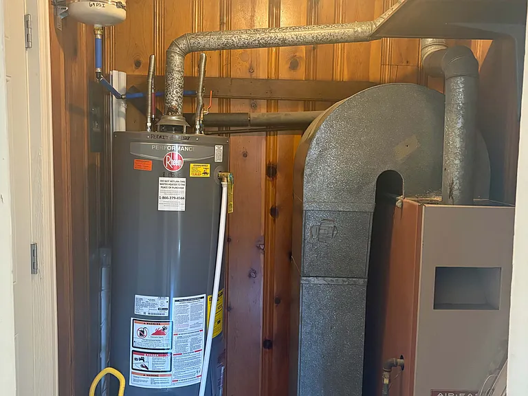 Mechanical room, it may not show much on the photo but there is space to store things.