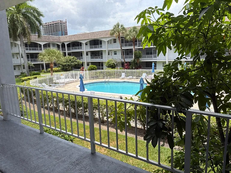541 Blue Heron Dr #215 — Photo 10