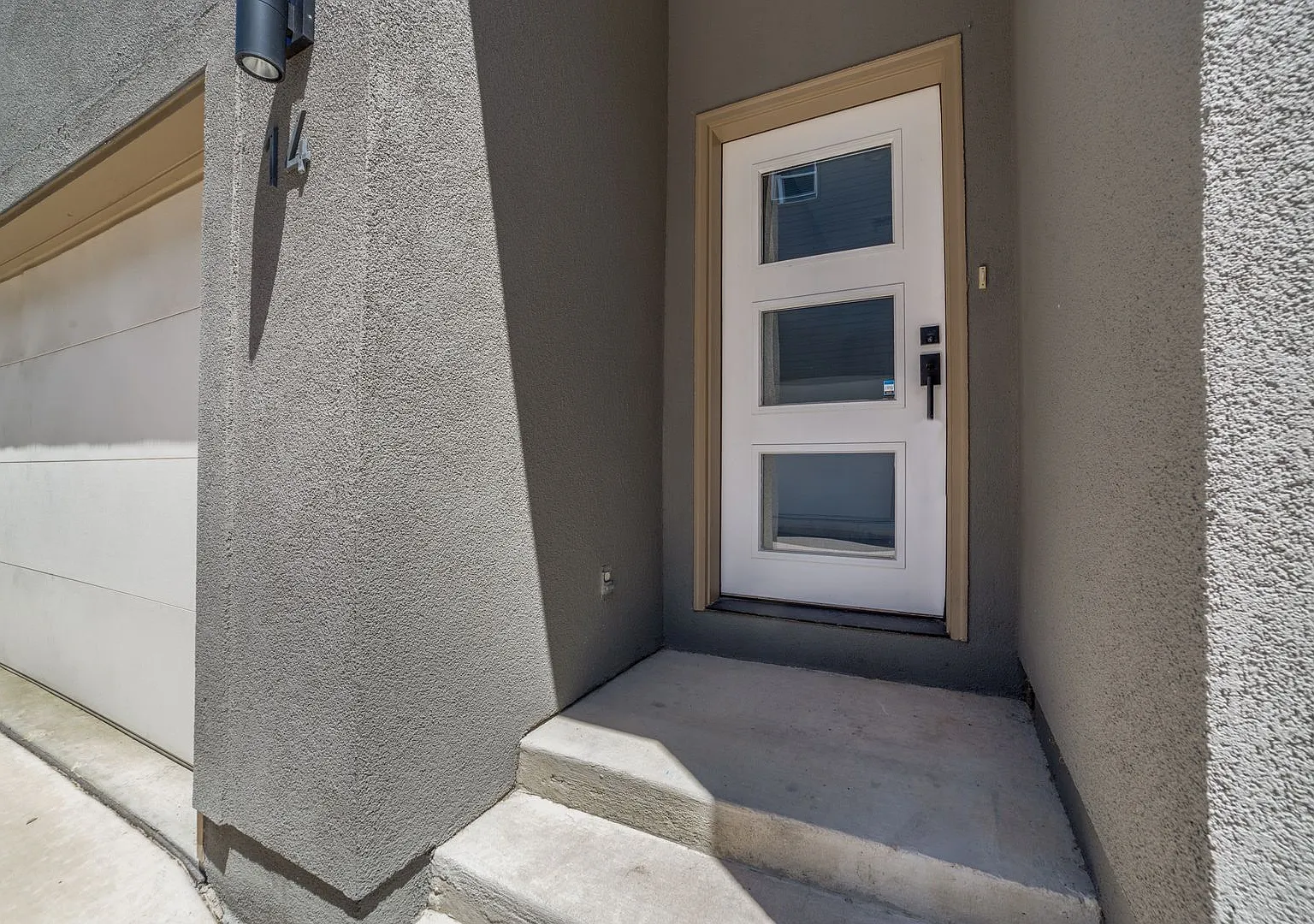 Luxury 3-Bedroom Alamo Heights Townhome — Photo 3