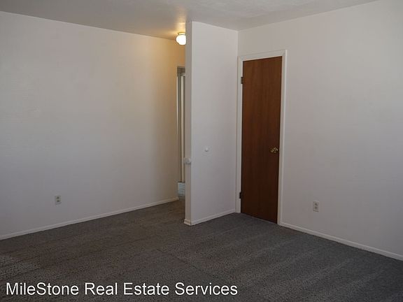 4th image of 1201 Holland Park Blvd APT B