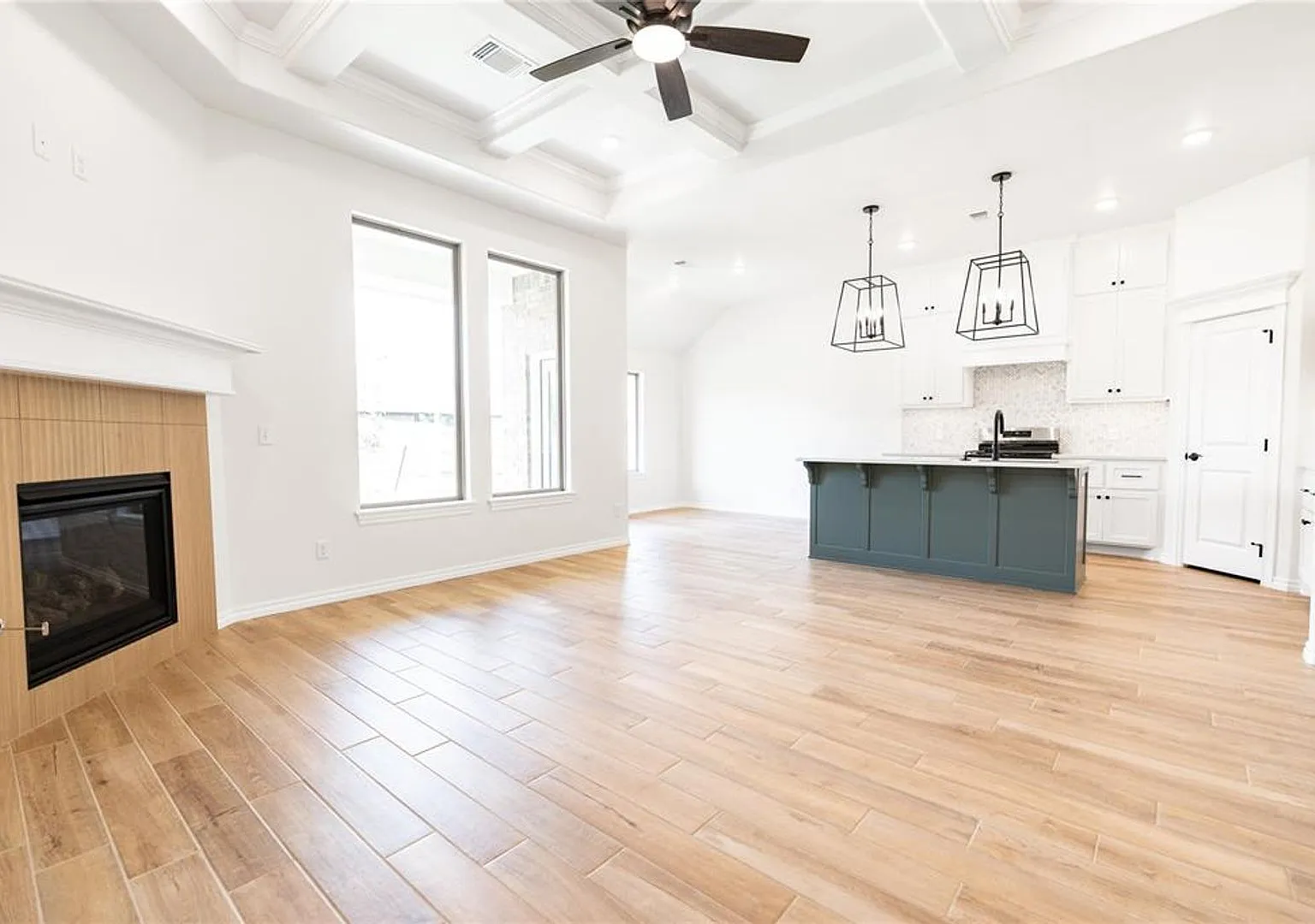 Very nice brand new 3 bedroom 2 bath home in Choctaw schools — Photo 2