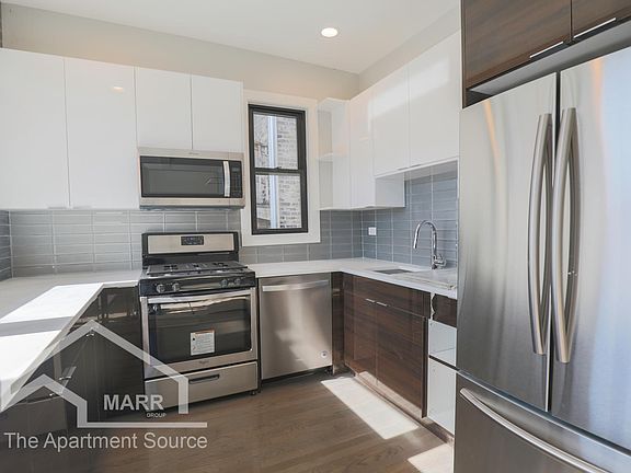 2nd image of 1122 N Oakley Blvd #3