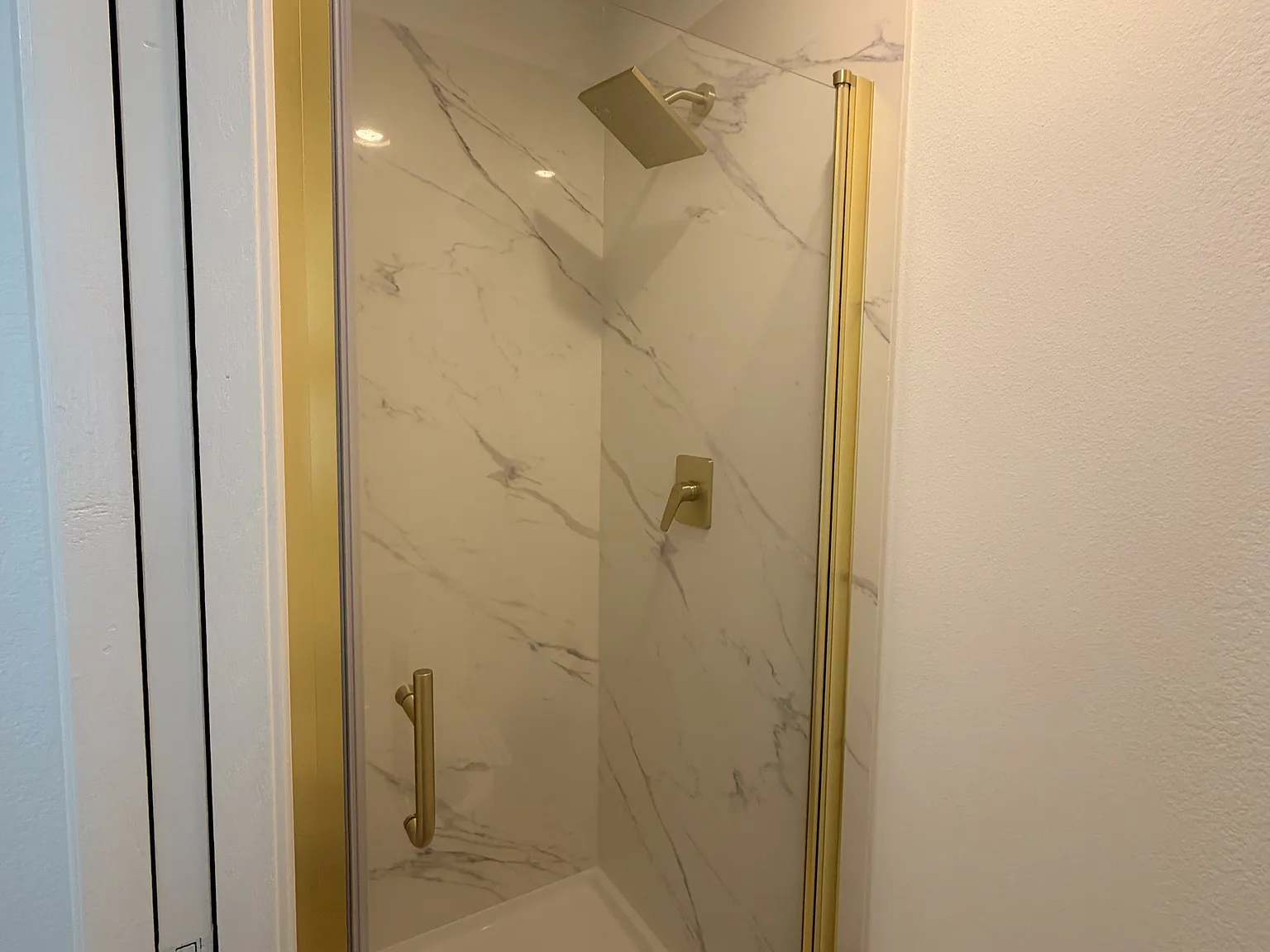 2 bed, 1051 sqft, $2,660 — Photo 3