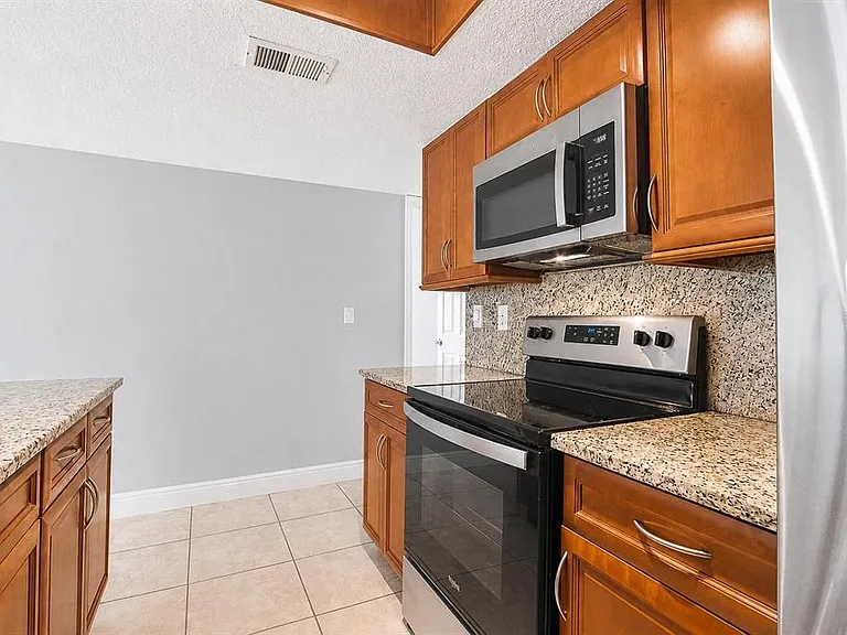 2739 N Poinciana Blvd #79 — Photo 4