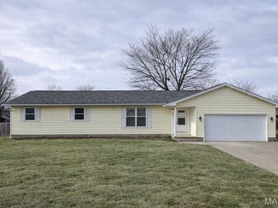 505 Schroeder Dr, Salem, IL, 62881