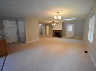 213B Green Acre Ln, Cartersville, GA 30121