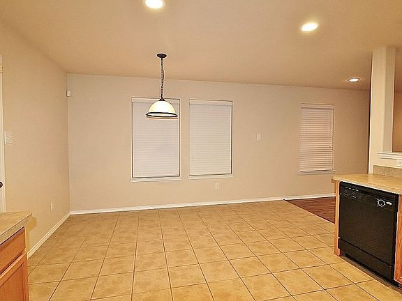 3rd image of 604 Jennifer Dr