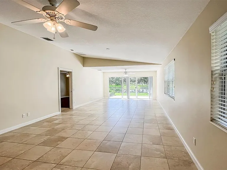 11830 Delfina Ln — Photo 8