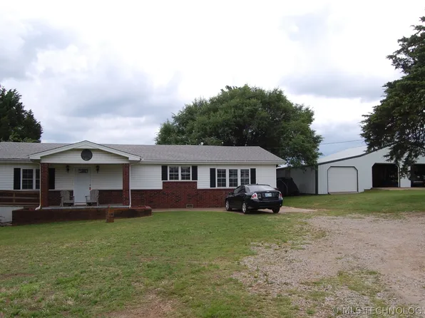 10390 Loblolly Rd, Henryetta, OK 74437