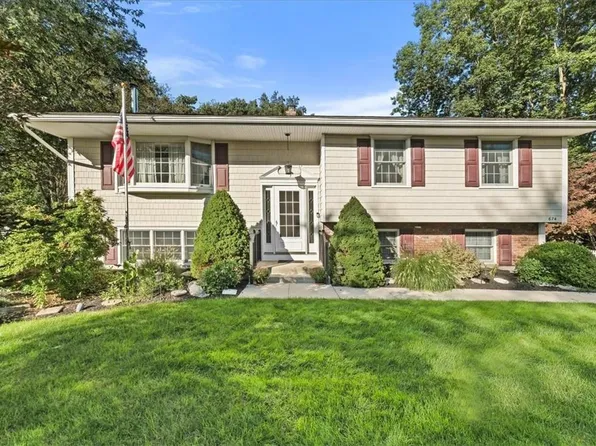 674 Locksley Road, Yorktown Heights, NY 10598