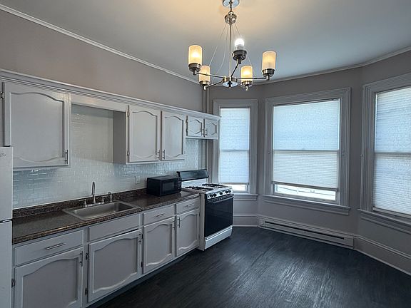 2nd image of 953 Wendell Ave Floor 1