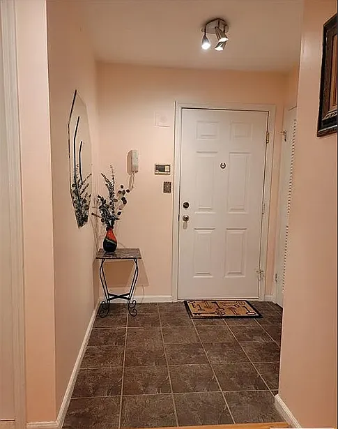 2 bed, 1198 sqft, $2,650 — Photo 4