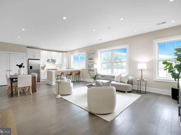 16 17th St NE #312, Washington, DC 20002