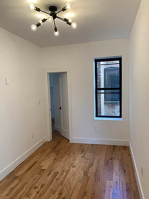 Rented by Roomeze | media 21