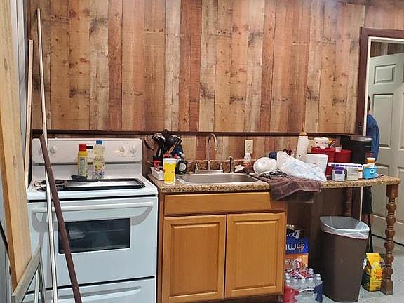 3rd image of 300 N 14th St