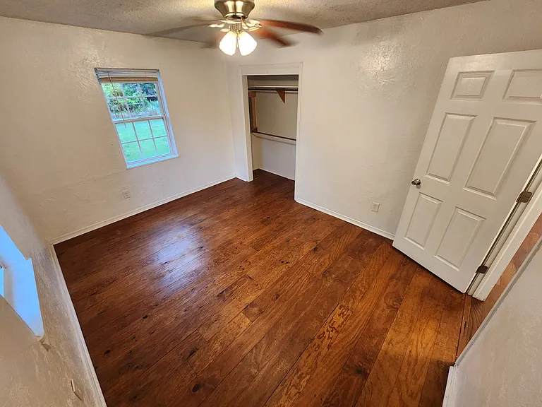 917 E Beverly St — Photo 11