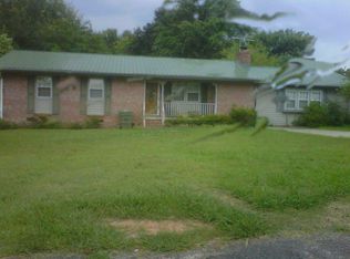 209 Oakwood Dr, Laurens, SC 29360