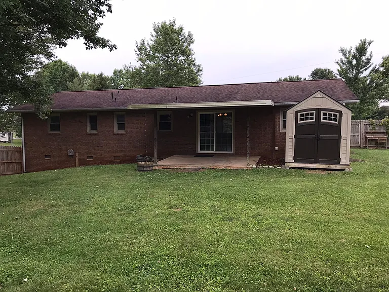 1203 Hales Ct — Photo 21