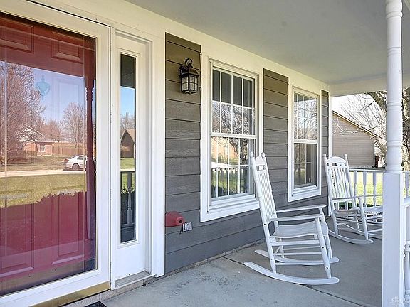 3rd image of 258 Lairwood Dr