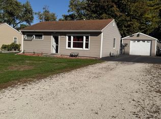 100 S West St, Cortland, IL 60112