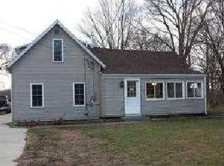 609 N Adrian St, Lyons, OH 43533