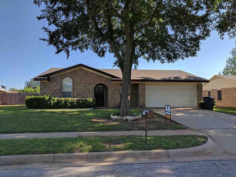 1st image of 2211 Selma Dr