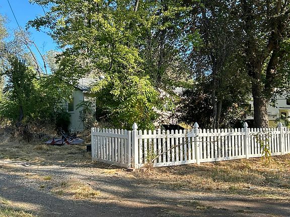 3rd image of 19348 Jacqueline St