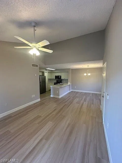 2 bed, 1.0 bath, 909 sqft, $1,795 — Photo 4