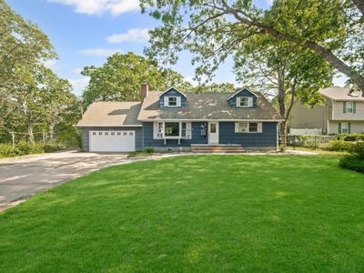 38 Greenport Avenue, Medford, NY, 11763