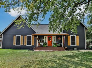 401 E Division St, Pilot Point, TX 76258