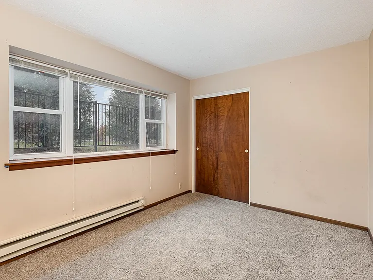 215 Birch St S — Photo 19
