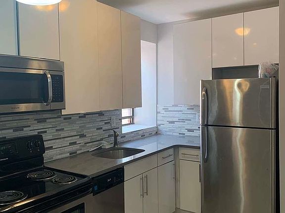 5th image of 1280 Dean St #4F4