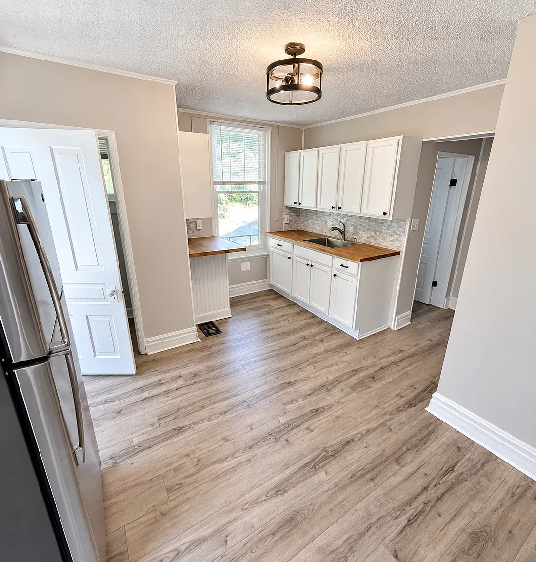 2 bed, 1000 sqft, $1,500 — Photo 2