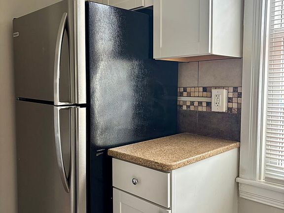 2nd image of 1301 S Queen St #201