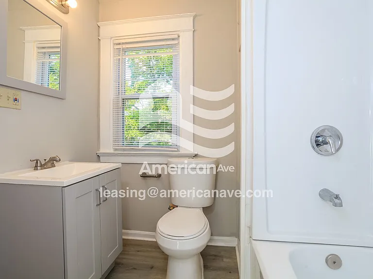 655812_013_wm_-_bathroom_13136651.jpg