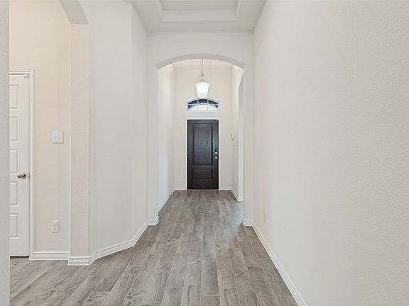 3rd image of 4108 Ellinger Dr