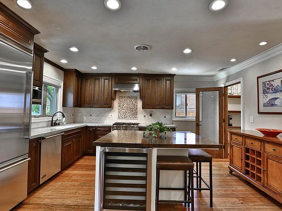 5th image of 1187 Crescent Dr