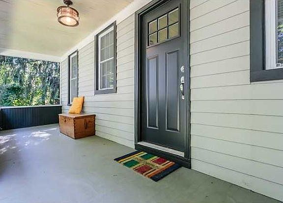 Shared front porch and private entrance