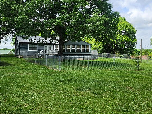 3rd image of 3131 Sanders Rd