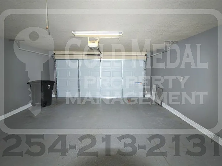 401 Hedy Dr — Photo 32