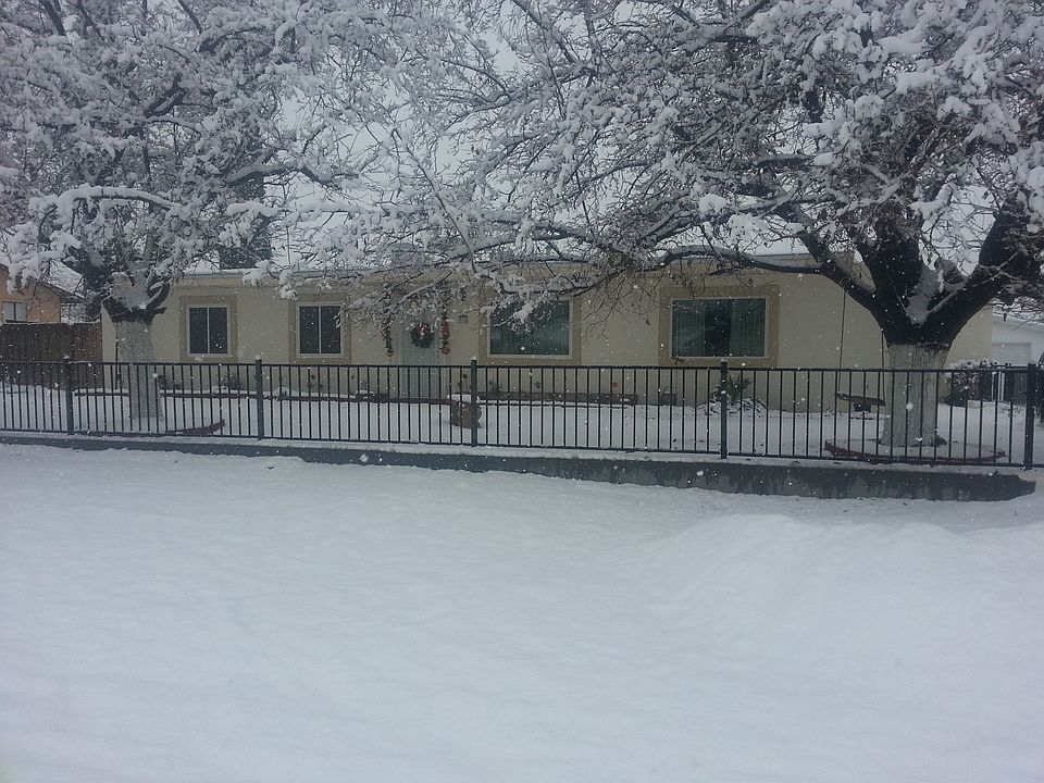 1st image of 326 E Beech St