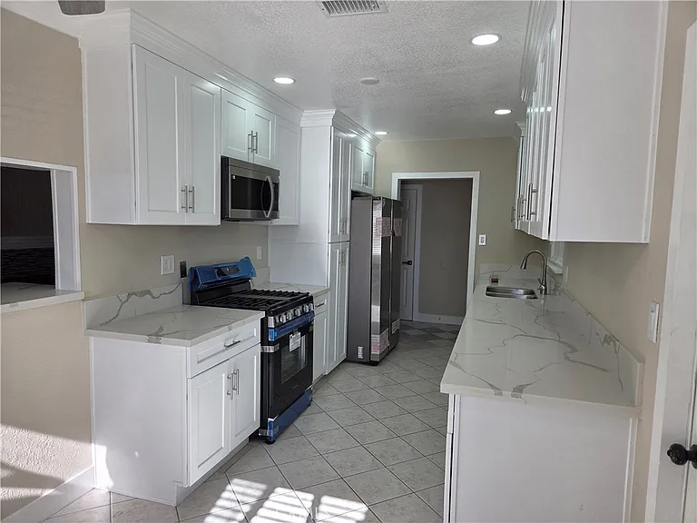 11889 Kilgore St — Photo 4