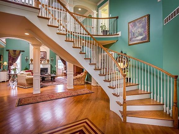 3rd image of 200 Cambridge Ln