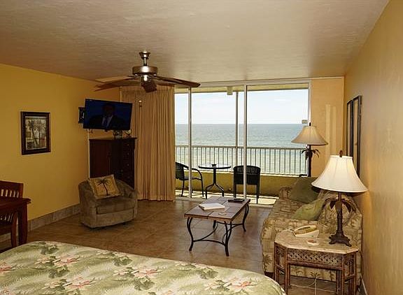 5th image of 510 Estero Blvd #502
