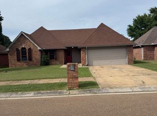 10826 E Ridge Dr, Olive Branch, MS 38654