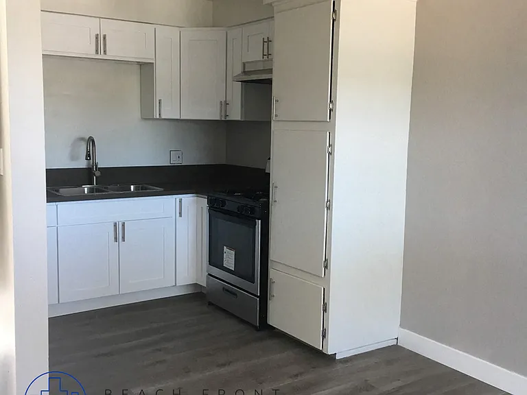 141 E Wakefield Ave — Photo 6