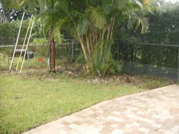 1027 Fountainhead Dr, Largo, FL 33770