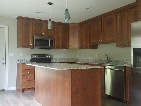 4th image of 1328 East Ave
